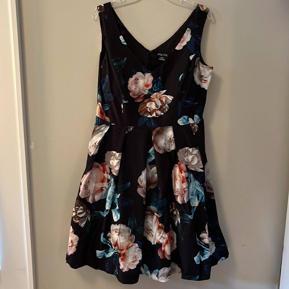 City chic Sandra dress new - Picture 4 of 4